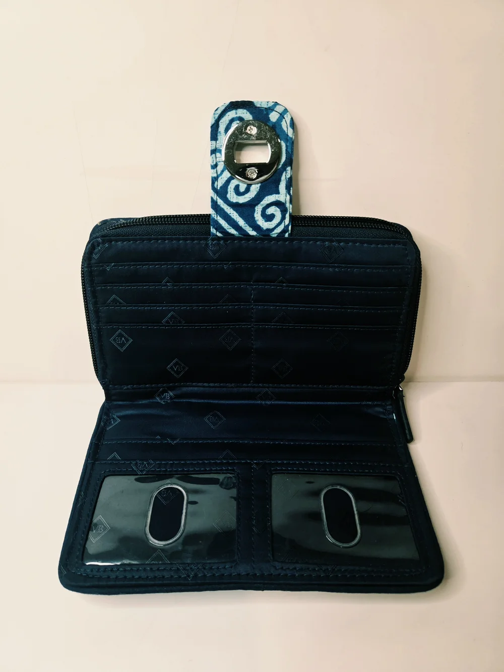 Vera Bradley Wallet Quilted Turn Lock Cuban Tiles Blue Teal New - Picture 3 of 7